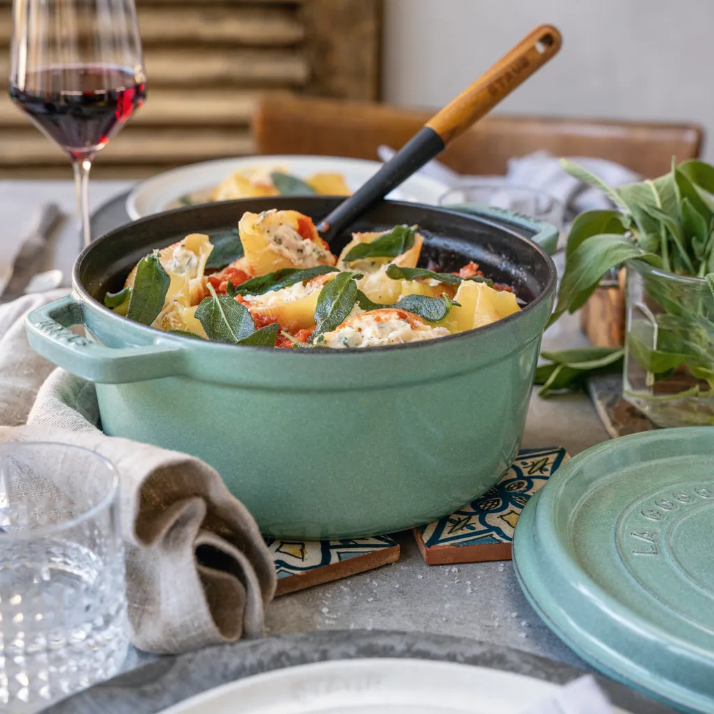 STAUB Cocotte Rund 28 Cm Salbei 7 STAUB Cocotte Rund 28 Cm Salbei – Bild 7