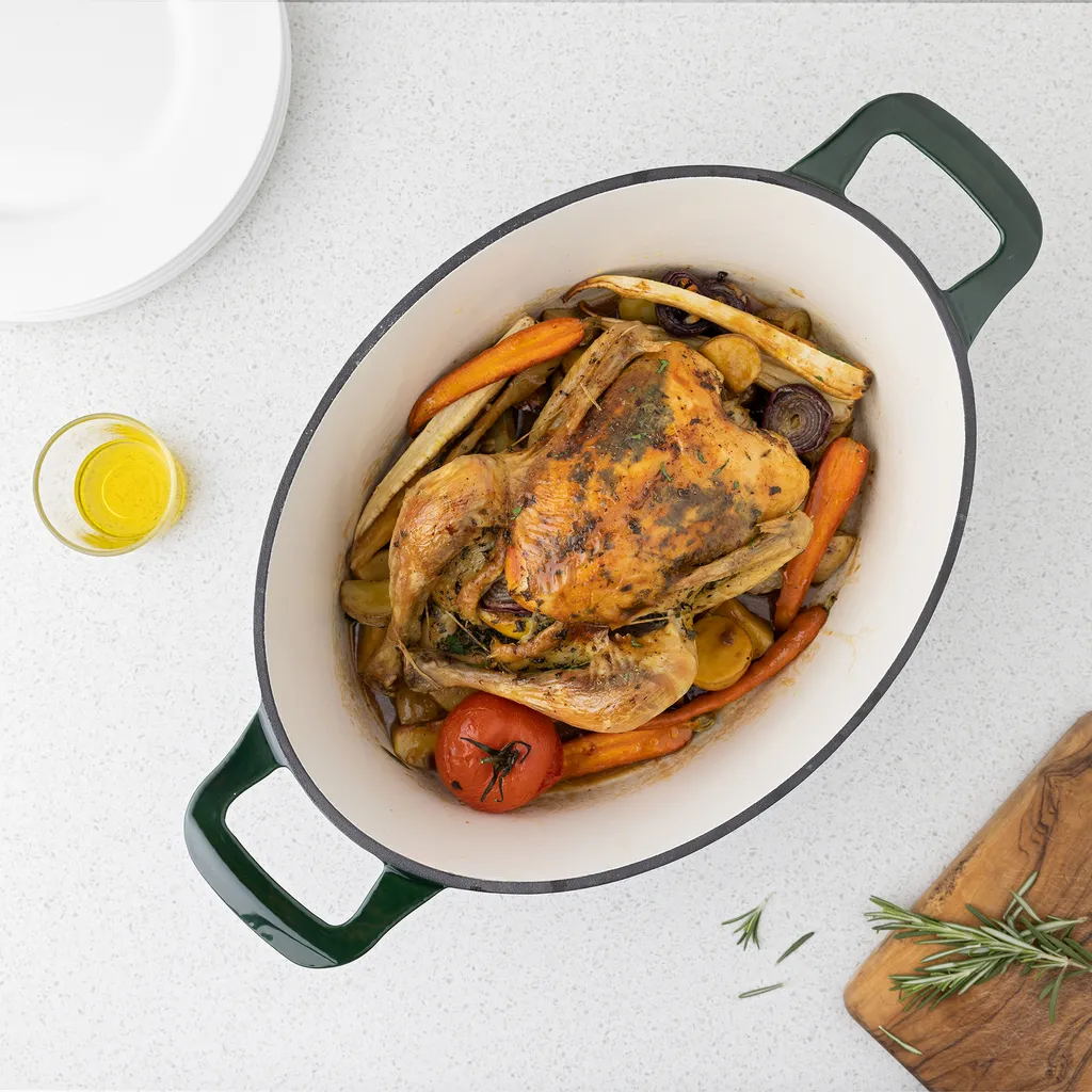 Navaris Gusseisen Topf Bratentopf Kochtopf 7,7l - Bräter Emailliert Temperaturbeständig Oval - Gussbräter Gusstopf - Alle Speisen Und Kochflächen 3 Navaris Gusseisen Topf Bratentopf Kochtopf 7,7l - Bräter Emailliert Temperaturbeständig Oval - Gussbräter Gusstopf - Alle Speisen Und Kochflächen – Bild 3