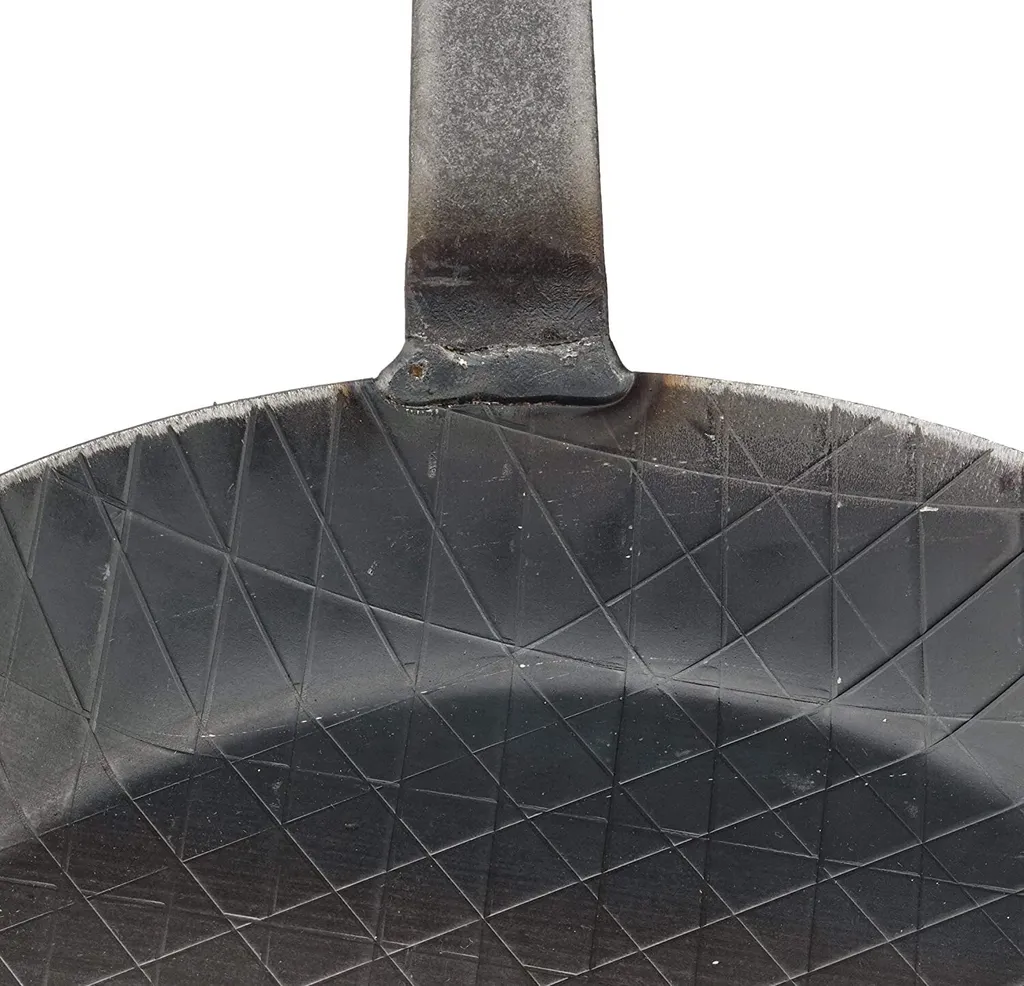 Turk 65224 Schmiedeeiserne Bratpfanne Mit Hakenstiel, Ø 18,5 Cm, Ø 24 Cm, H 3,5 Cm, Schwarz 6 Turk 65224 Schmiedeeiserne Bratpfanne Mit Hakenstiel, Ø 18,5 Cm, Ø 24 Cm, H 3,5 Cm, Schwarz – Bild 6