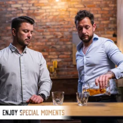 Whisiskey - Whisky Karaffe – Twisted Dekanter Set - Whiskey Karaffe Set - 1000ML - Geschenke Für Männer - Inkl. 8 Whisky Steine, Zange & 2 Whisky Gläser -Küchenzauber Günstiges Geschäft 708aed6bbb757a7244b555fb23607598