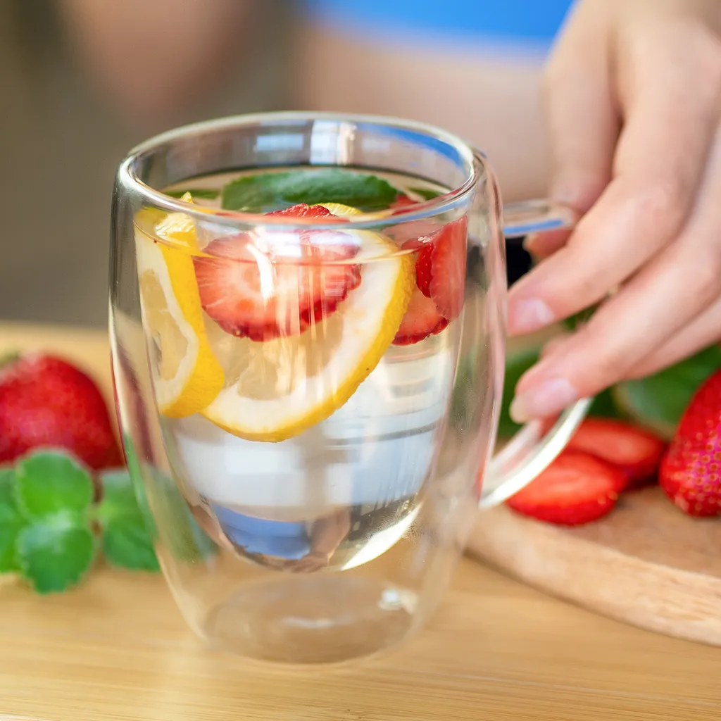 Wessper Doppelwandig Kaffeegläser Mit Henkel, 6 Stück X 350 Ml, Großes Hitzebeständiges Doppelwandglas, Thermogläser, Kaffeegläser Temperaturbeständig Mokkatassen, Teegläser, Latte Machiatto Gläser 5 Wessper Doppelwandig Kaffeegläser Mit Henkel, 6 Stück X 350 Ml, Großes Hitzebeständiges Doppelwandglas, Thermogläser, Kaffeegläser Temperaturbeständig Mokkatassen, Teegläser, Latte Machiatto Gläser – Bild 5