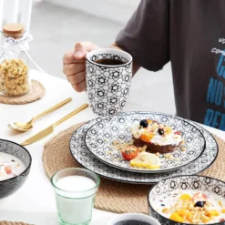 Vancasso, Haruka Porzellan Geschirrservice, 32-teilig Rund Kombiservice Geschirrset Tafelservice Für 8 Personen, Schwarz -Küchenzauber Günstiges Geschäft 8065e7434ad0d0f1b5d477fcddad6c5b