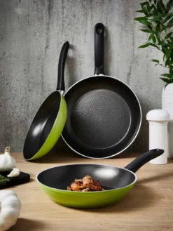 GSW Pfannen-Set Nova 3-tlg. Grün, Aluminium, Kunststoff, Bratpfanne ø Ca. 20 X H 4,2cm / ø Ca. 24 X H 4,4cm / ø Ca. 28 X H 4,8cm 13 GSW Pfannen-Set Nova 3-tlg. Grün, Aluminium, Kunststoff, Bratpfanne ø Ca. 20 X H 4,2cm / ø Ca. 24 X H 4,4cm / ø Ca. 28 X H 4,8cm -Küchenzauber Günstiges Geschäft 8f5ea3397e0a1883b47edc96b49321b5