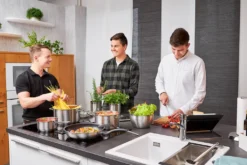 Rösle RÖSLE Basic Line Kochtopf Ø 24 Cm, Edelstahl 18/10, Mit Schüttrand Und Glasdeckel, Spülmaschinen- Und Induktionsgeeignet -Küchenzauber Günstiges Geschäft abbb2d2e08bd4a29611749ec5cb34e8b