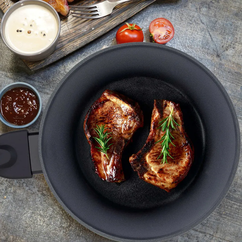 RESTO PAVO 93030 Tiefe Bratpfanne Wokpfanne Aus Hochwertigem Geschmiedetem Aluminium Mit Antihaftbeschichtung Für Alle Herdplatten Auch Induktion | (Ø20 H=6,4 Cm/ Ø Boden 13,3cm) 10 RESTO PAVO 93030 Tiefe Bratpfanne Wokpfanne Aus Hochwertigem Geschmiedetem Aluminium Mit Antihaftbeschichtung Für Alle Herdplatten Auch Induktion | (Ø20 H=6,4 Cm/ Ø Boden 13,3cm) – Bild 10