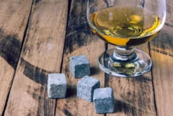 Echos 4er Whisky Steine Set Aus Granit | Wieder Verwendbar | Im Hochwertigem Stoffbeutel | -Küchenzauber Günstiges Geschäft e83cac06ce5557025160ae3c99aa3230