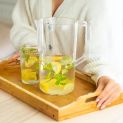 Wessper Basic Wasserfilterkanne 2.5 L, Wasserkaraffe Aus Hochwertigem Kunststoff | Geeignet Für Kalte Getränke Wasser, Saft, Tee, Limonade - Transparent -Küchenzauber Günstiges Geschäft f48040cc52912ac3ffc9750208081fef